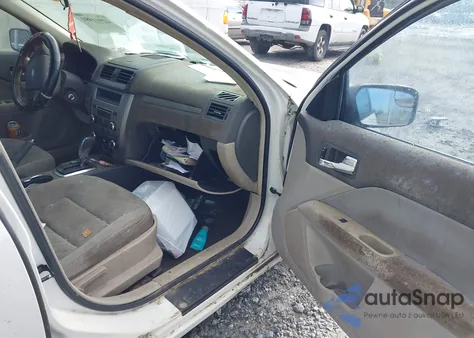 2010 Ford Fusion S из США, поврежденный, VIN 3FAHP0GAXAR222372